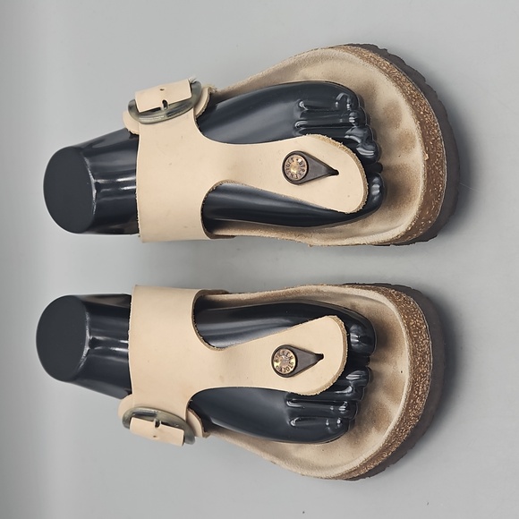 Birkenstock Gizeh Big Buckle Nubuck Leather in Almond Women 8 - Picture 6 of 11